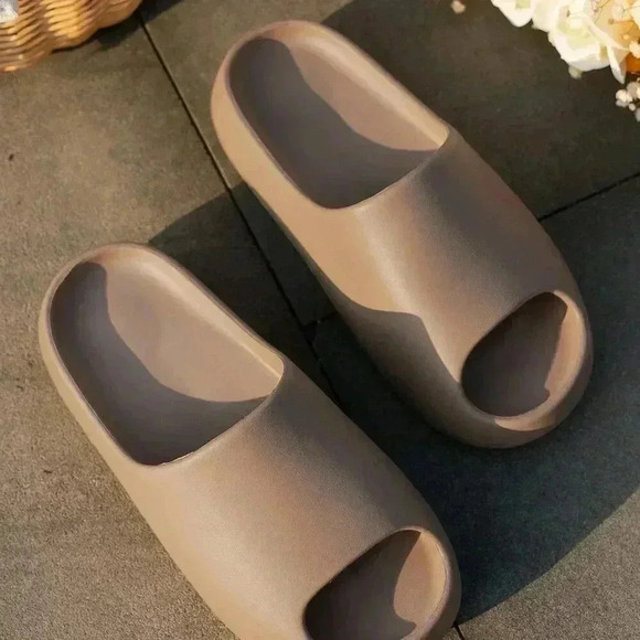 Brown Casual Women's Anti-Slip Slippers - Picture 5 of 7